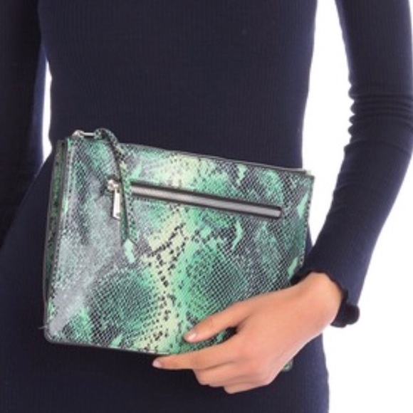Aimee Kestenberg Green Snake Print Leather Clutch - Picture 2 of 12